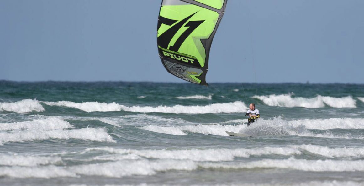 Kitesurfer